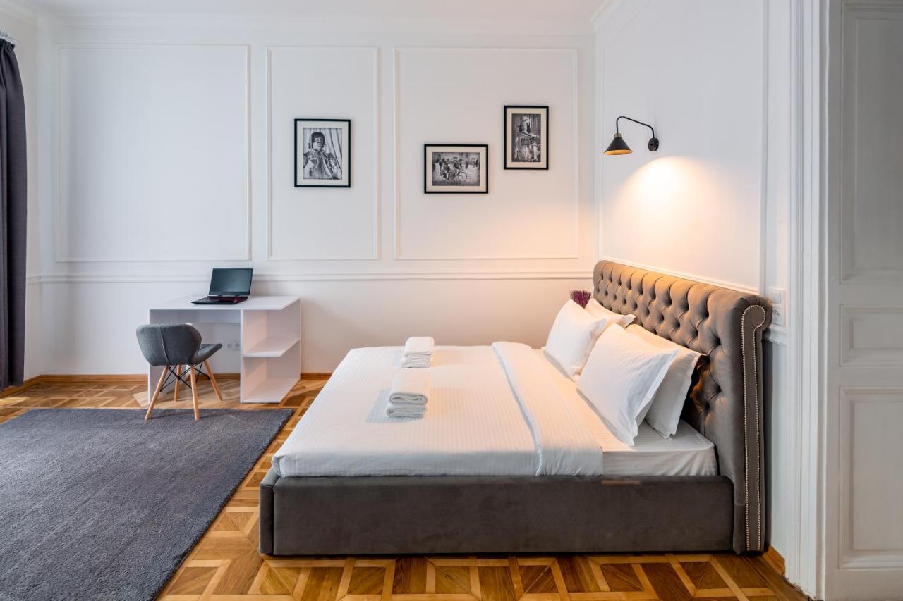 Alfa Apartments Grushevskoho 7 利沃夫 外观 照片