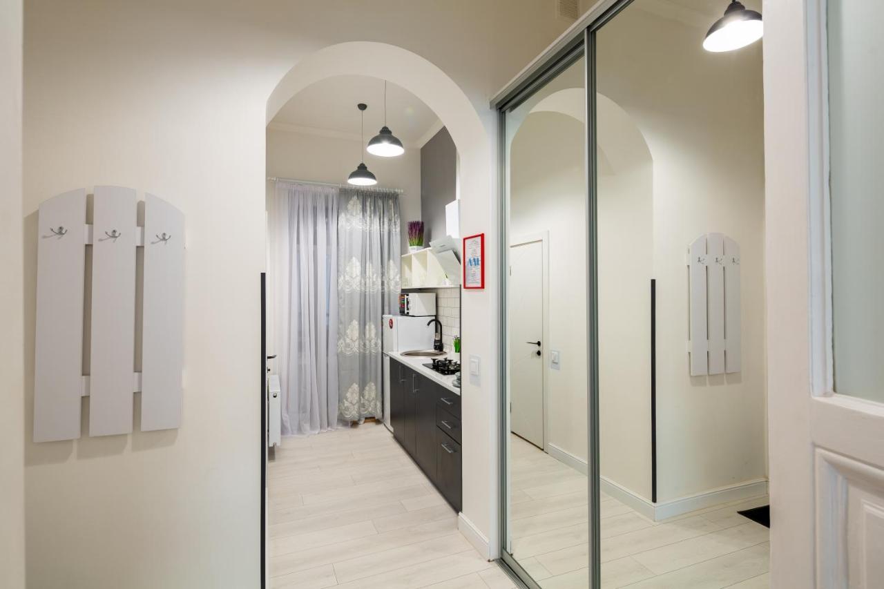 Alfa Apartments Grushevskoho 7 利沃夫 外观 照片